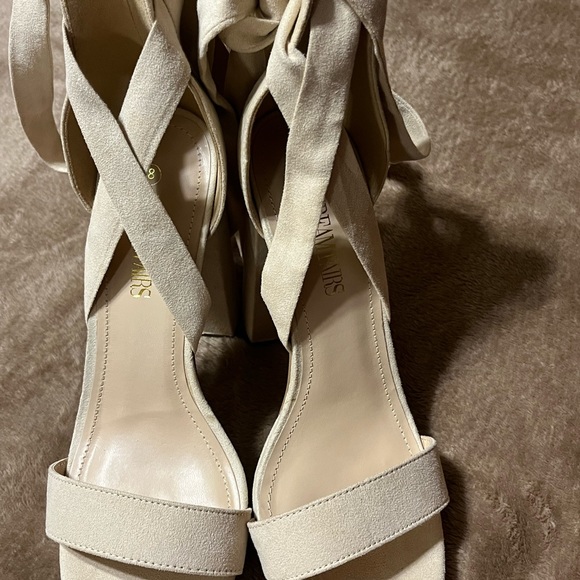 Strappy Heels 👠 - Picture 5 of 9